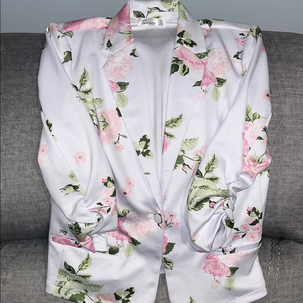 89th & Madison Floral Blazer in Pink and Green